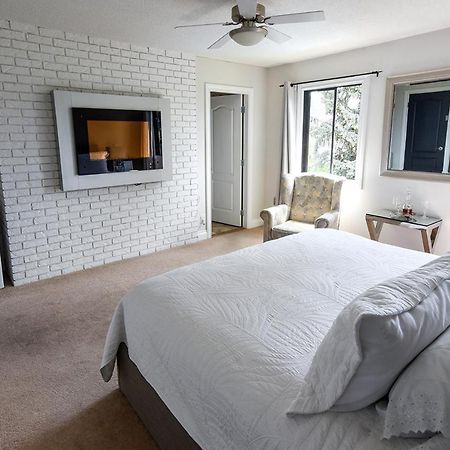 A Touch Of English B&B Kelowna Dış mekan fotoğraf