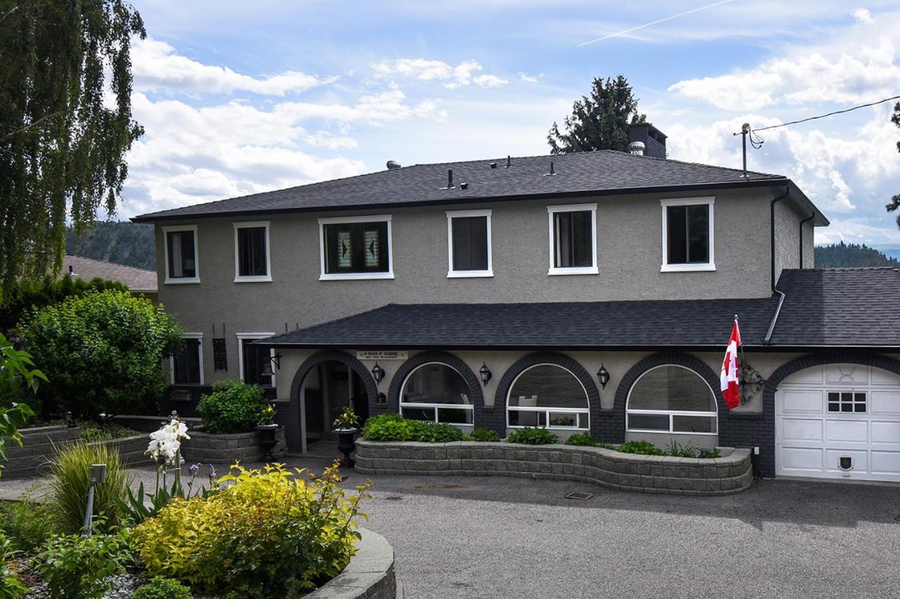 A Touch Of English B&B Kelowna Dış mekan fotoğraf