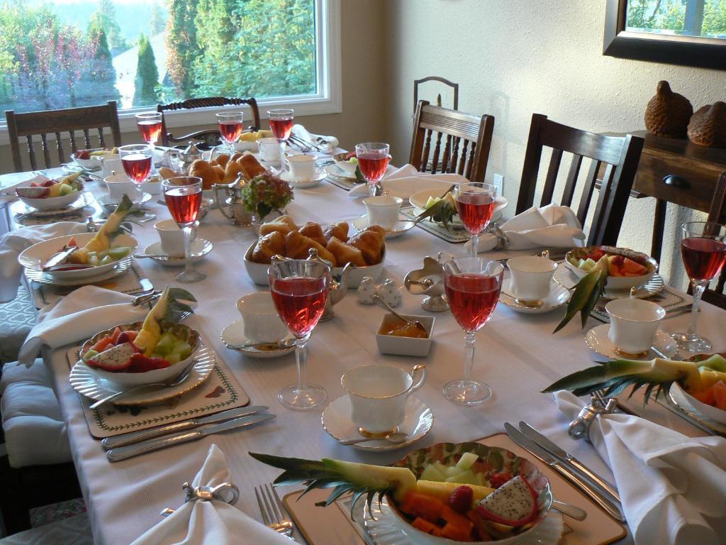 A Touch Of English B&B Kelowna Dış mekan fotoğraf
