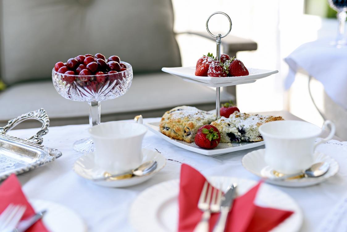 A Touch Of English B&B Kelowna Dış mekan fotoğraf