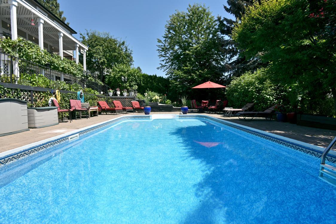 A Touch Of English B&B Kelowna Dış mekan fotoğraf